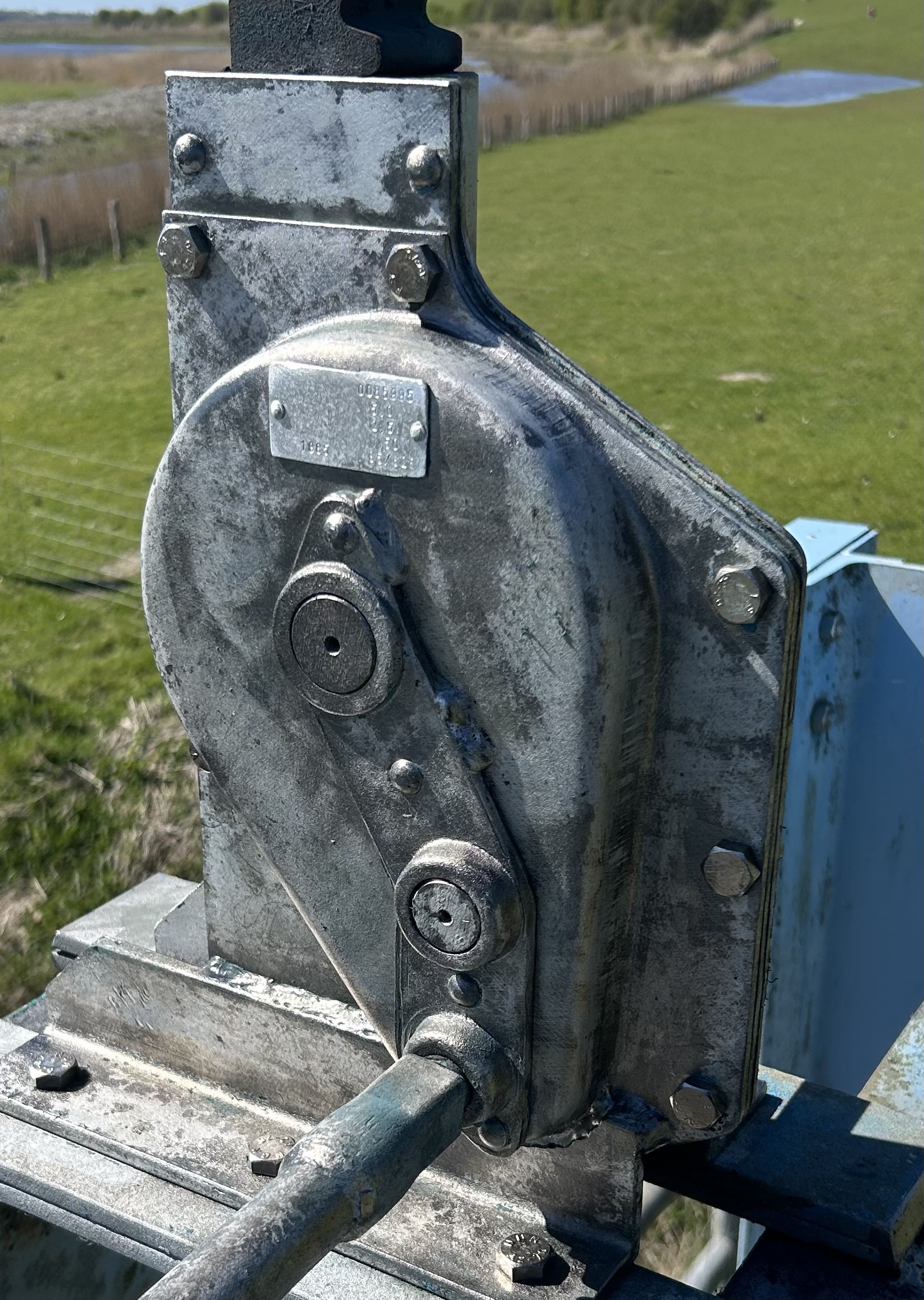 Nachher: Metalloberfläche blank und sauber